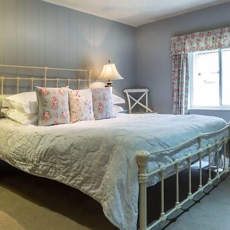 Мини-отель Black Horse 5*