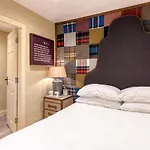 Mini-hôtel Black Horse 5*